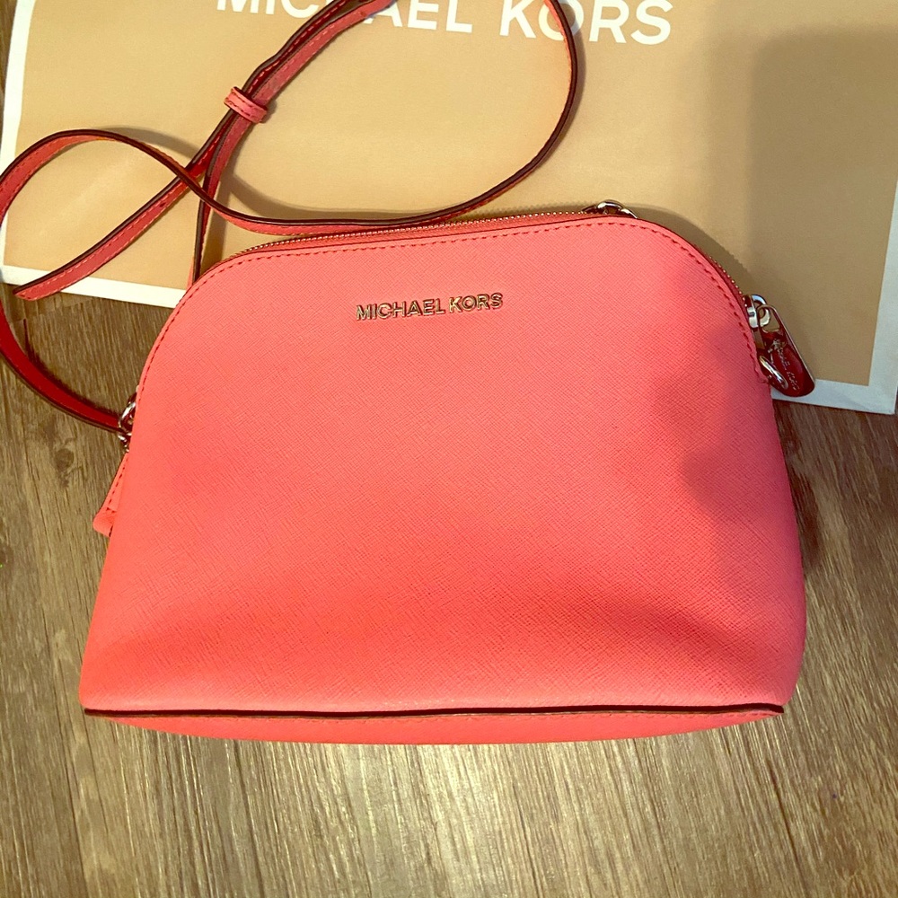 Micheal Kors purse 👜